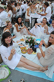 Diner en Blanc  auf dem Marienplatz am 16.07.2014 (©Foto: Marikka-Laila Maisel)